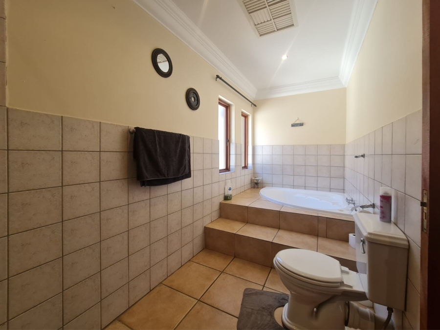 To Let 4 Bedroom Property for Rent in Eagles Landing North West